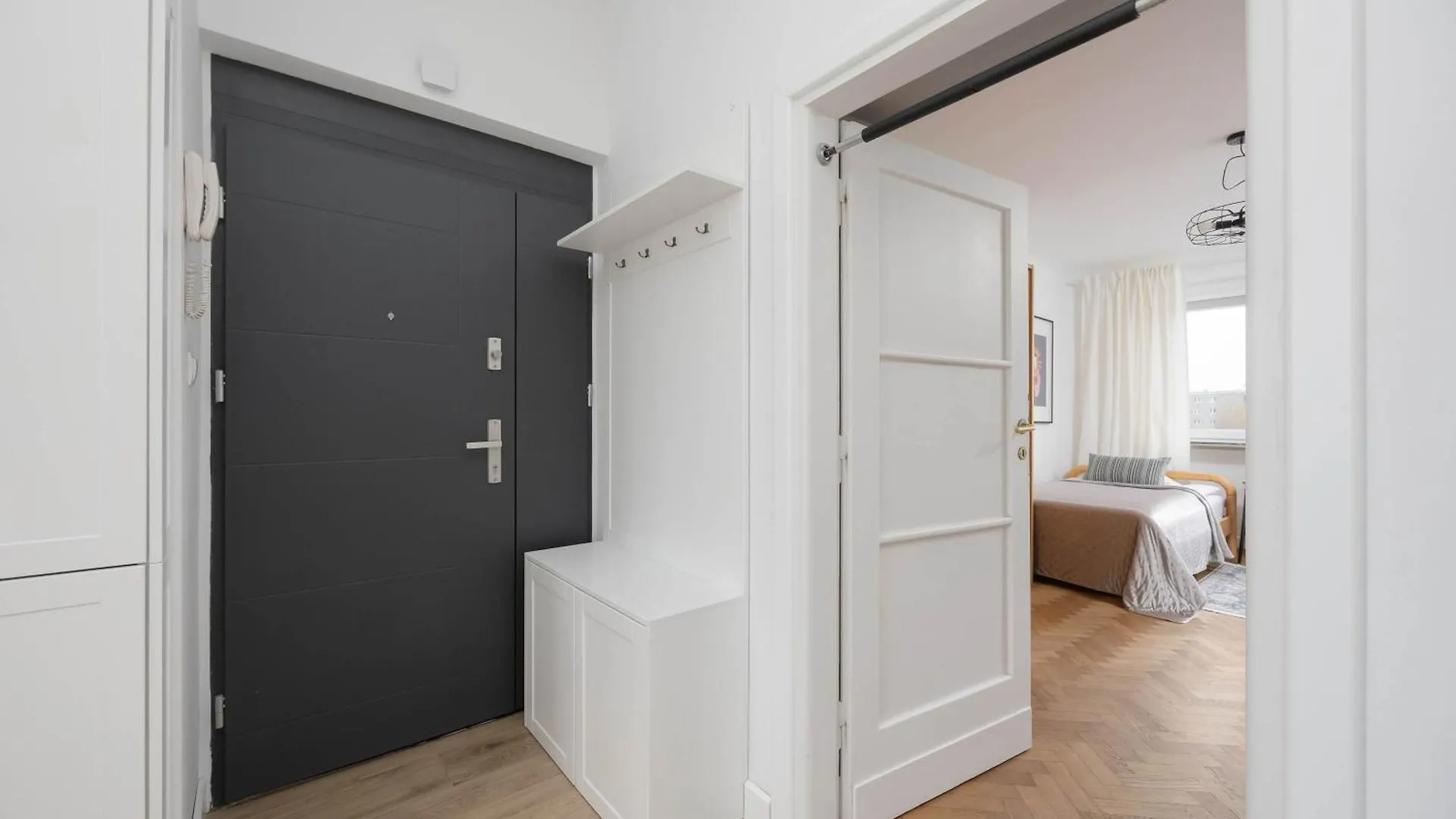 Warsaw Central Apartment By Noclegi Renters