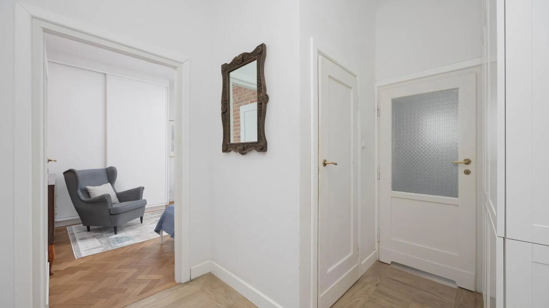 Warsaw Central Apartment By Noclegi Renters Polonya
