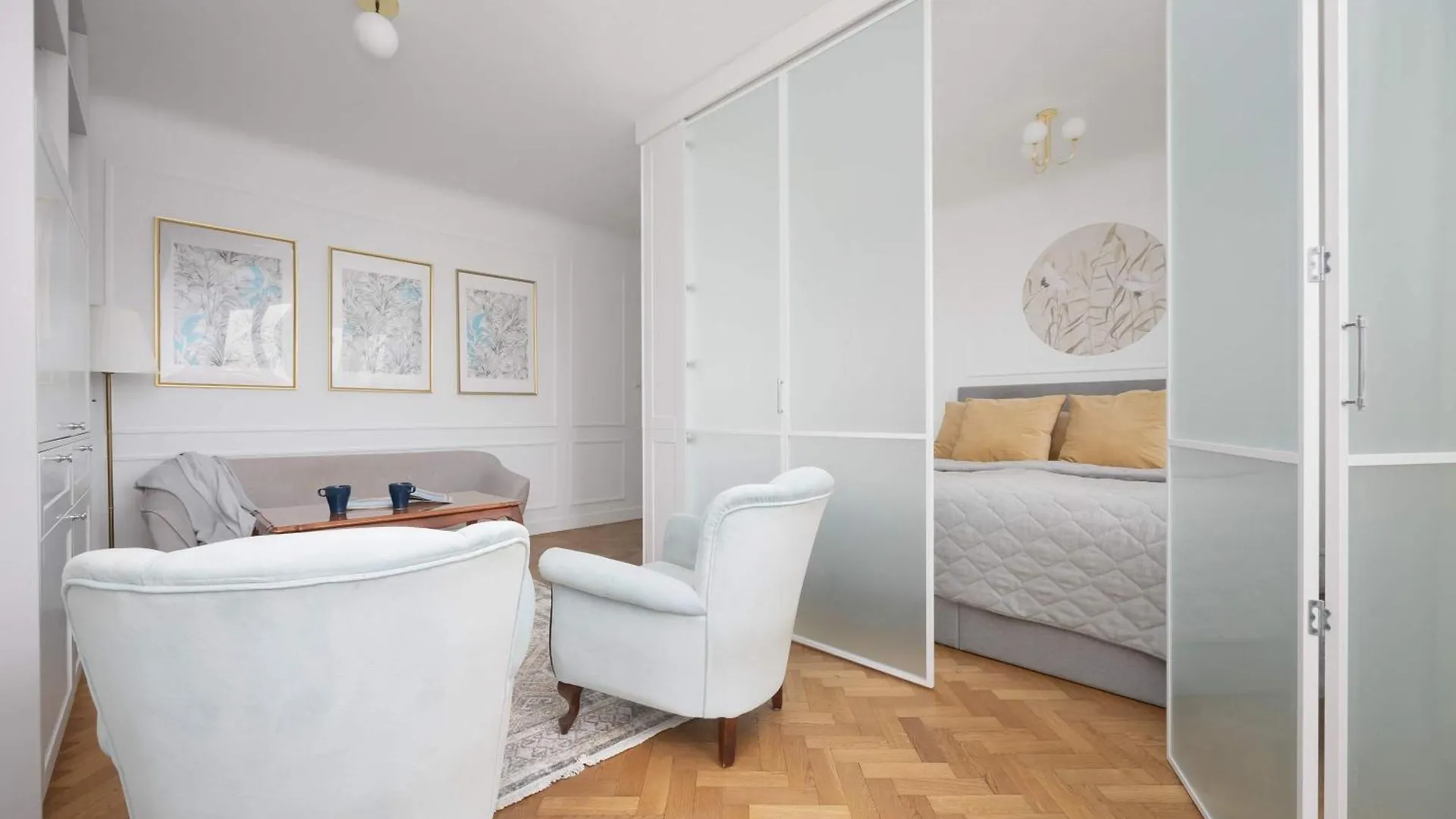 Warsaw Central Apartment By Noclegi Renters Polonya